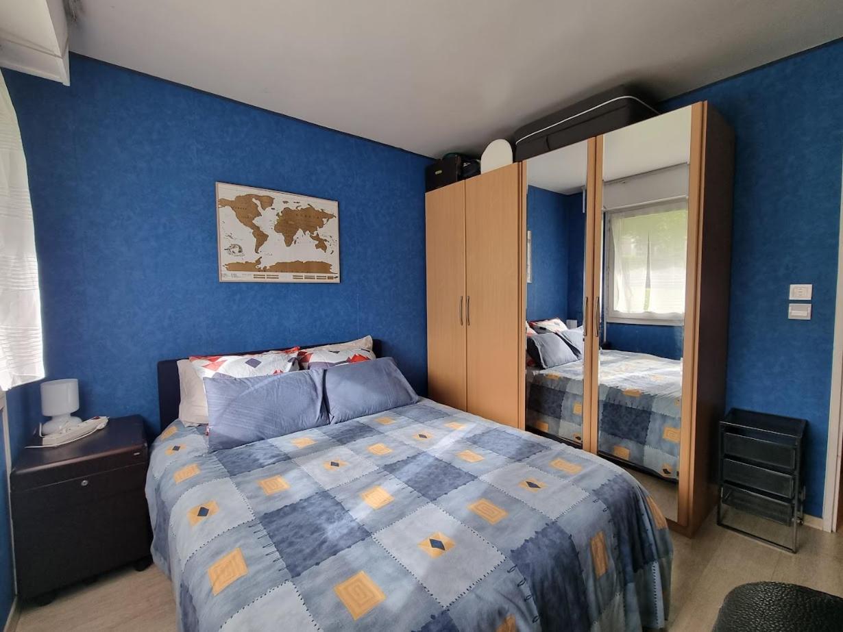 Chambre Avec Sdb Et Toilettes Privatives Rosny-sous-Bois Buitenkant foto