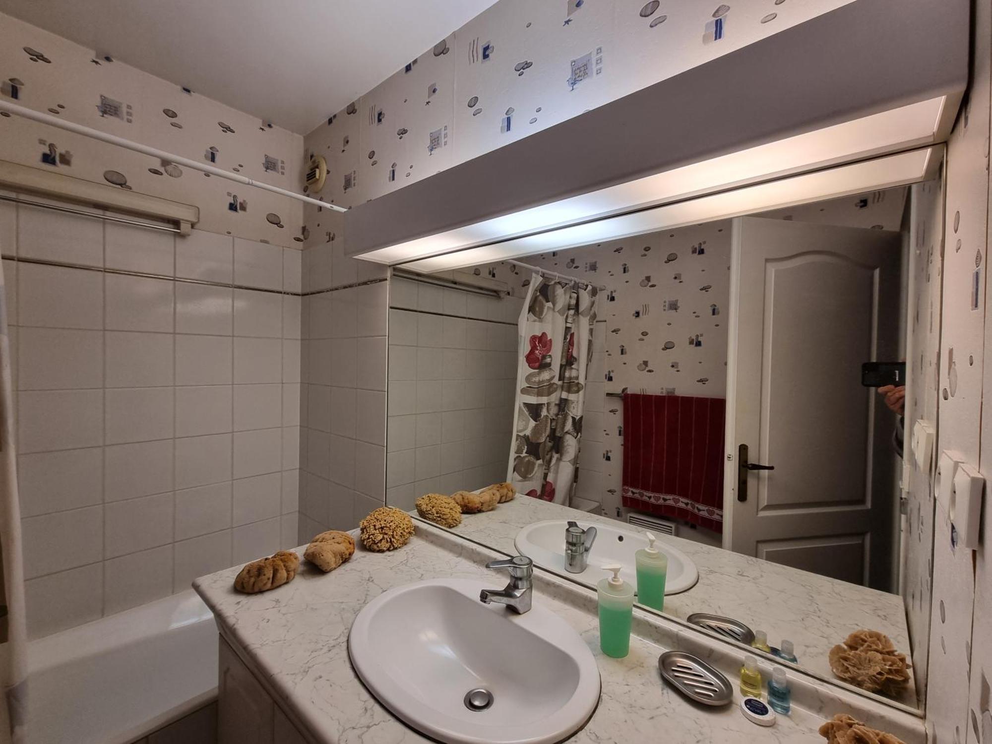 Chambre Avec Sdb Et Toilettes Privatives Rosny-sous-Bois Buitenkant foto