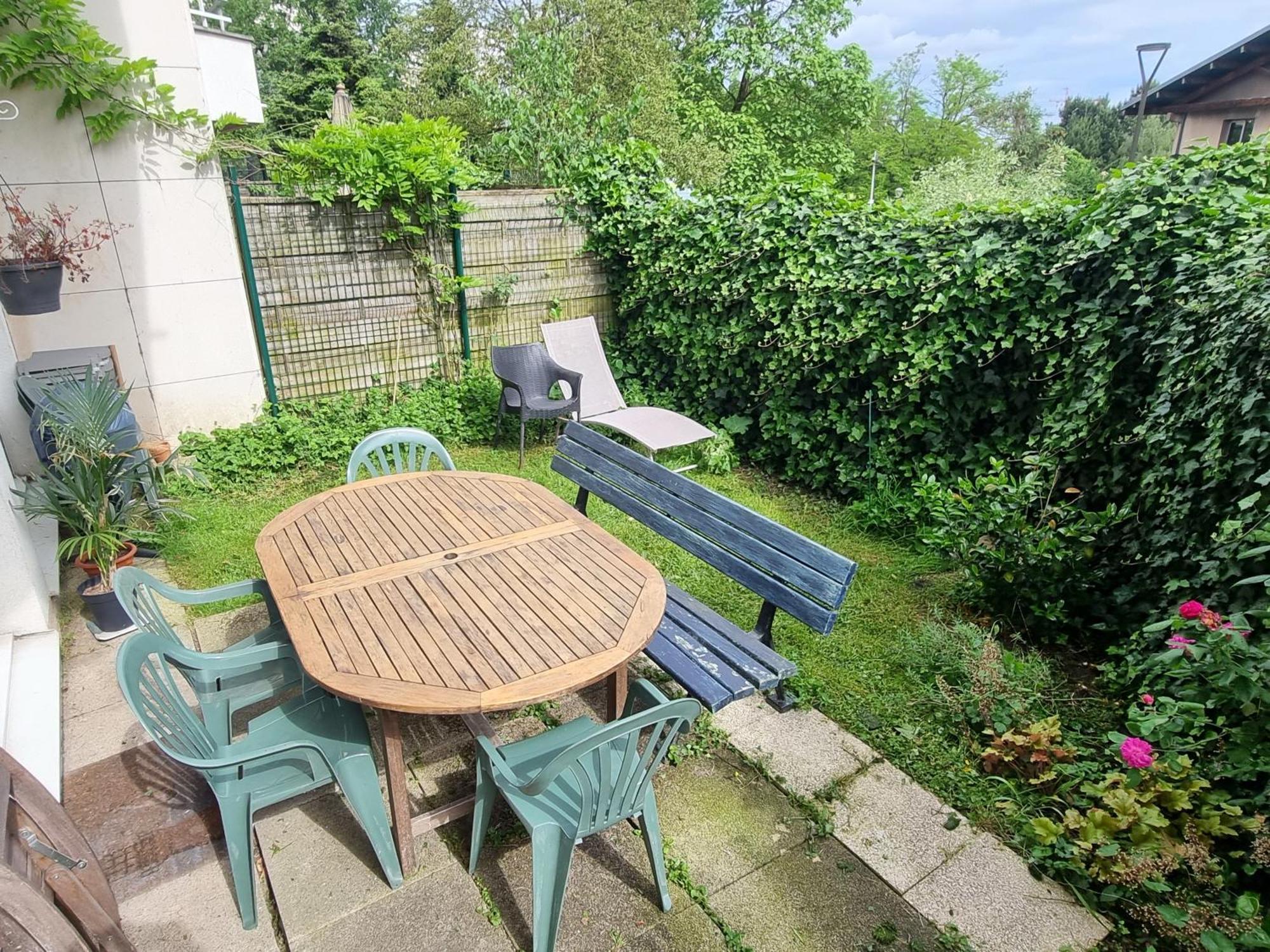 Chambre Avec Sdb Et Toilettes Privatives Rosny-sous-Bois Buitenkant foto